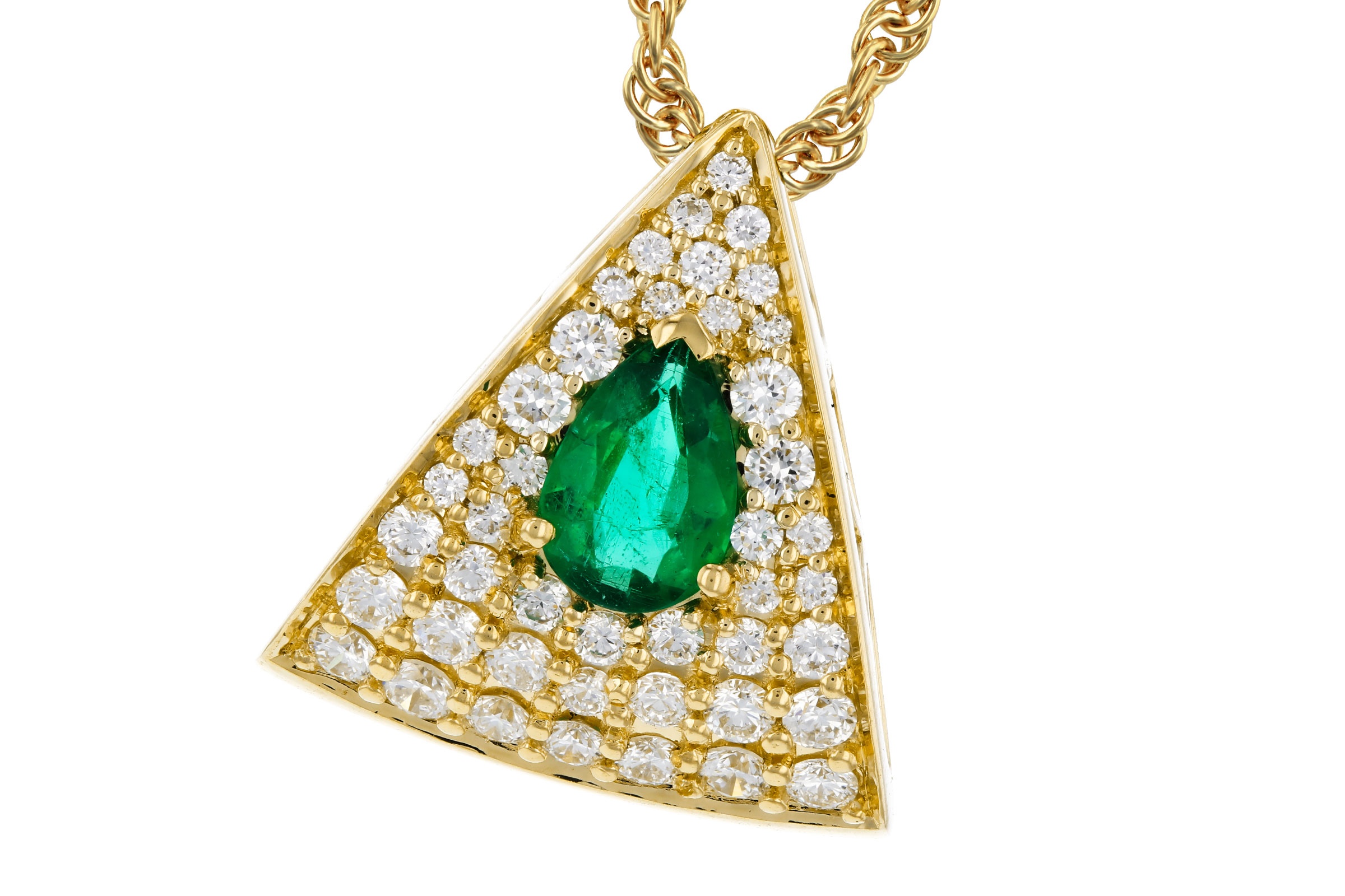 E311-84253: NECKLACE .26 EMERALD .60 TGW (6x4MM EM)
